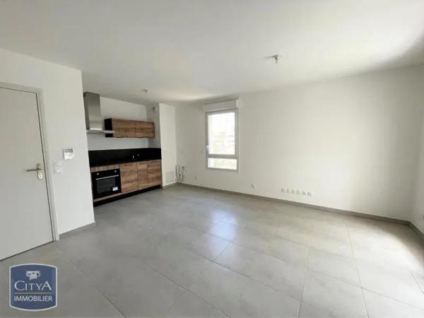 Appartement à louer 2 pièces 42.7m² Marseille (13009)