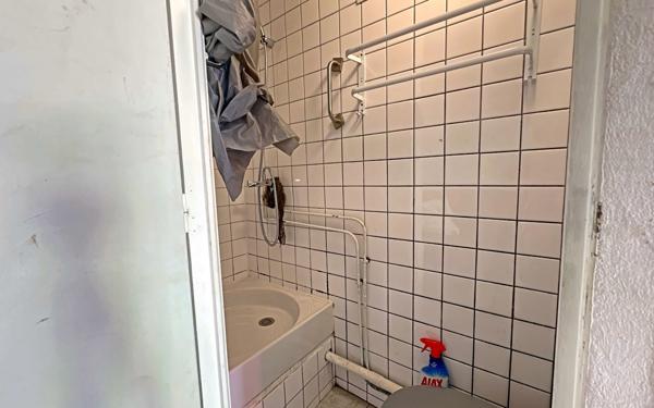 Appartement à vendre    2 pièces • 17,77 m2 Marseille 8