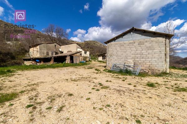 Domaine agricole  Biologique de 133 hectares Montbrun Les Bains 26570