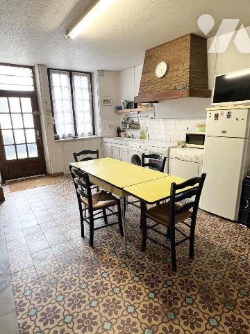 Á VENDRE MUR ET HABITATION