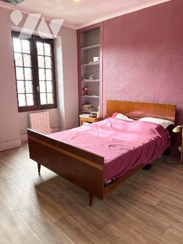 Á VENDRE MUR ET HABITATION