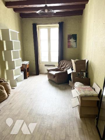 Á VENDRE MUR ET HABITATION