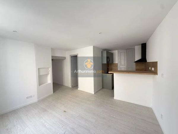 Location                                                      Appartement
                        
                     1 pièces                      24 m2                     à Apt
