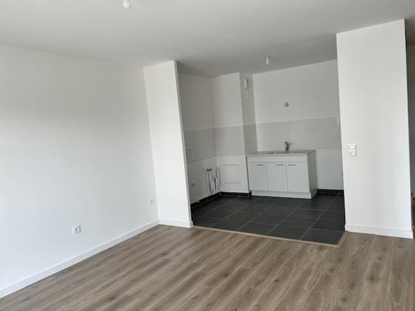 Location Appartement 2  pièces 43 m² Magnanville