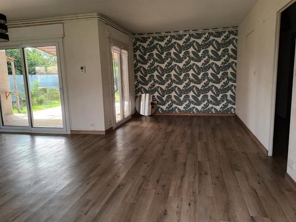 Centre ville AIGUILLON - Plain-pied - 4 pièces avec garage et jardin