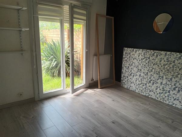 Centre ville AIGUILLON - Plain-pied - 4 pièces avec garage et jardin