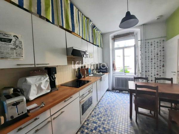 Appartement bourgeois 6 pcs-128m²- balcon-parquet