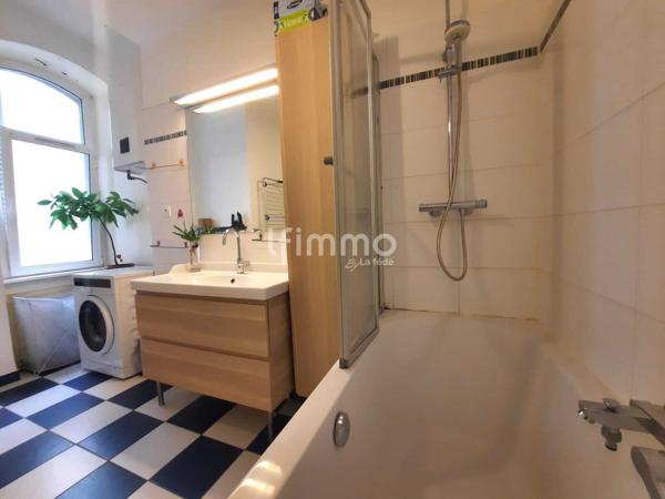 Appartement bourgeois 6 pcs-128m²- balcon-parquet