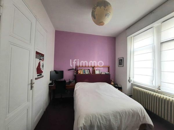 Appartement bourgeois 6 pcs-128m²- balcon-parquet