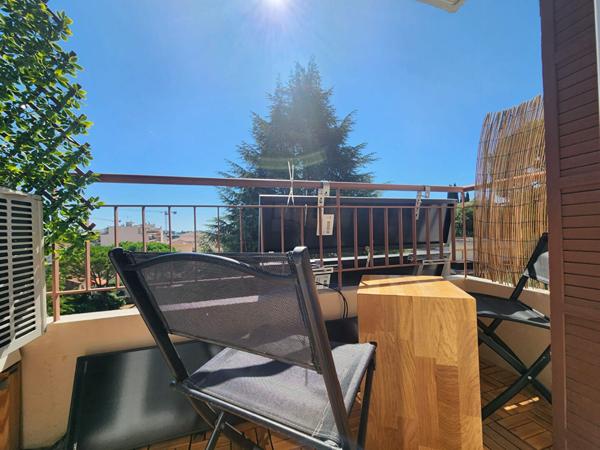 Dernier Étage au Calme - Appartement Traversant avec Balcon en centre ville