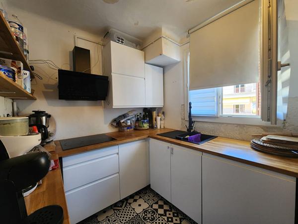 Dernier Étage au Calme - Appartement Traversant avec Balcon en centre ville