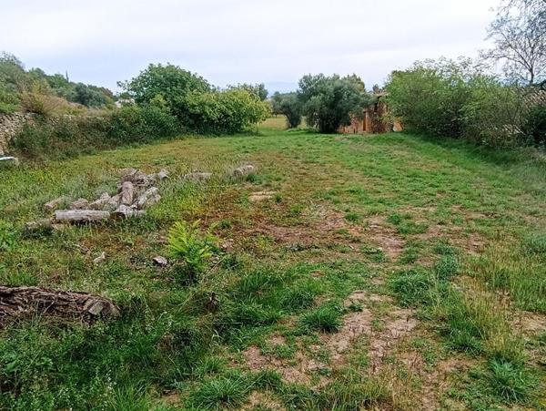 Corps de Ferme en pierre 180m², dépendances, sur terrain de 23 809m², 418 000 HAI