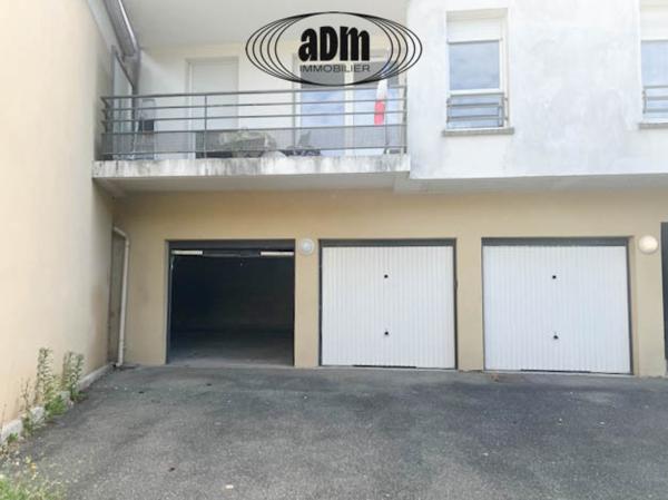 Garage
                                                                                                                                                
                                                                                                                                                
                                                                                                                                                                                                                                                                                                                        20  m²