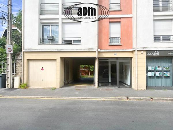Garage
                                                                                                                                                
                                                                                                                                                
                                                                                                                                                                                                                                                                                                                        20  m²