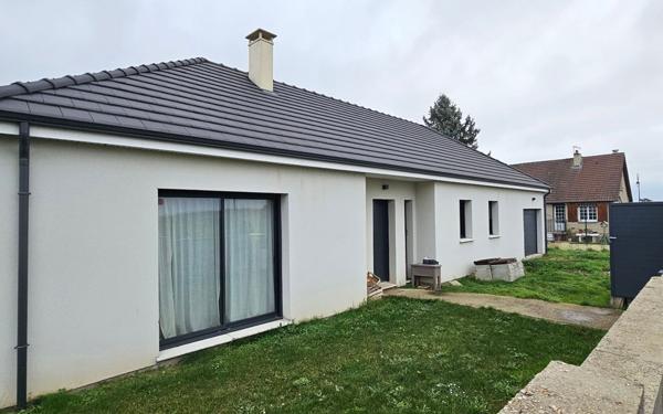 Maison à vendre    5 pièces •  Écos