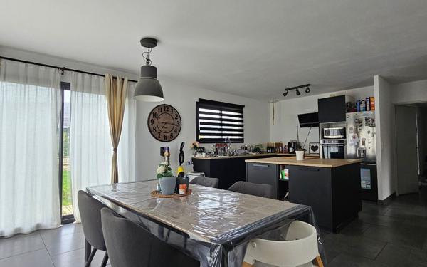 Maison à vendre    5 pièces •  Écos