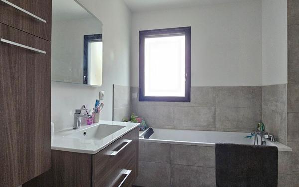 Maison à vendre    5 pièces •  Écos