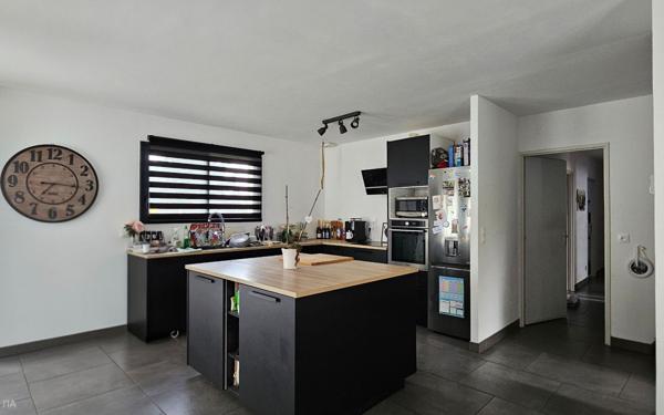 Maison à vendre    5 pièces •  Écos