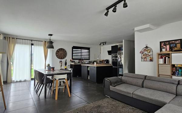 Maison à vendre    5 pièces •  Écos