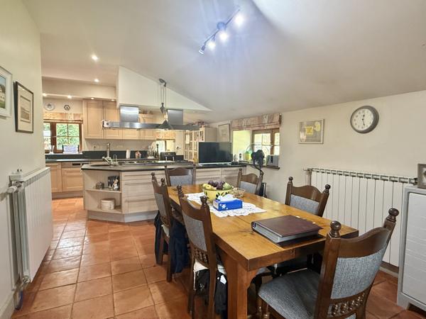 Bourg-de-Visa (82190) TARN ET GARONNE. BOURG DE VISA Superbe Maison Quercynoise en Pierre avec Maison d’Amis, Appartement, Piscine