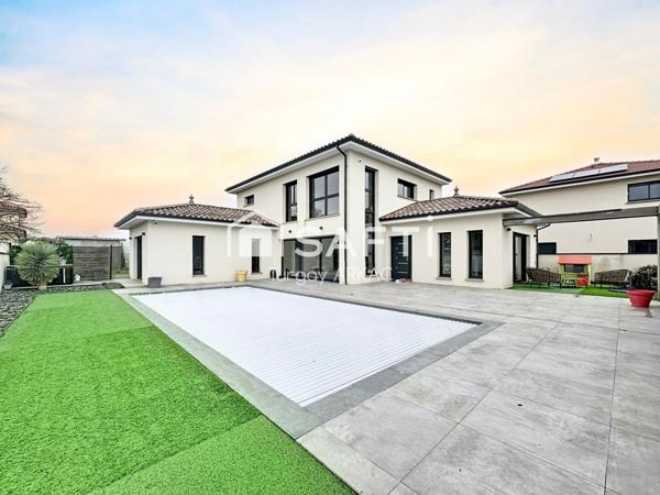 Une maison contemporaine d’exception où chaque espace s’ouvre sur l’extérieur et la lumière