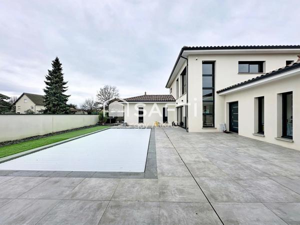 Une maison contemporaine d’exception où chaque espace s’ouvre sur l’extérieur et la lumière