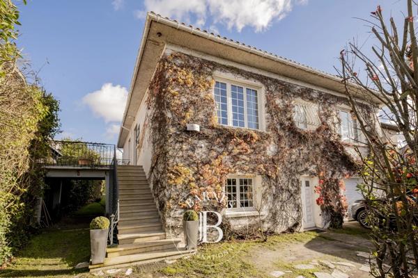 Bordeaux, Maison 6 Chambres -  216 m² à vendre