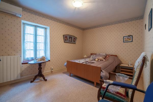 CARCASSONNE ST HILAIRE Maison de village T5 170m² (101m² hab.) avec garage et PAC
