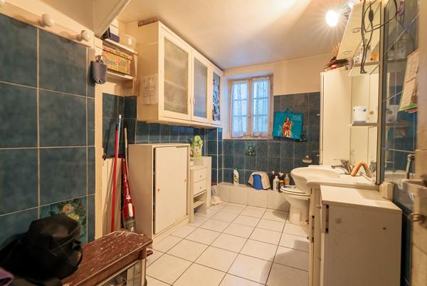 CARCASSONNE ST HILAIRE Maison de village T5 170m² (101m² hab.) avec garage et PAC