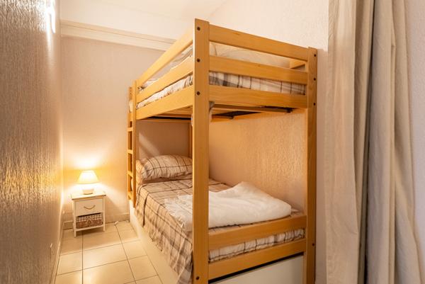 CARCASSONNE – AZILLE Appartement T2 BIS 44.2m². avec terrasse, parking, et piscine commune