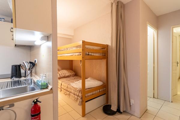 CARCASSONNE – AZILLE Appartement T2 BIS 44.2m². avec terrasse, parking, et piscine commune