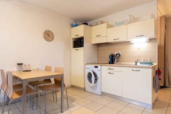CARCASSONNE – AZILLE Appartement T2 BIS 44.2m². avec terrasse, parking, et piscine commune