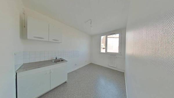 Appartement 1 pièce                                        - 42000 Saint-Étienne Réf : 12357