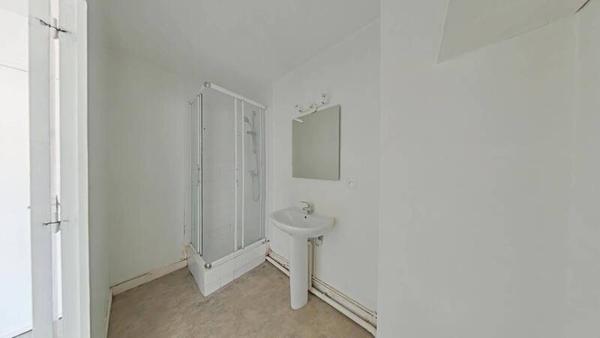 Appartement 1 pièce                                        - 42000 Saint-Étienne Réf : 12357