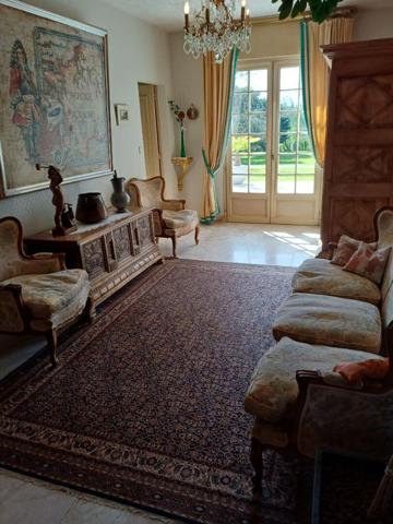 Propriété  dans un parc arboré de 2 ha