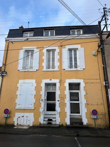 Maison à LA ROCHE-SUR-YON, 85000 - 12 pièces 300m²