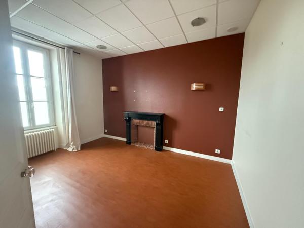 Maison à LA ROCHE-SUR-YON, 85000 - 12 pièces 300m²