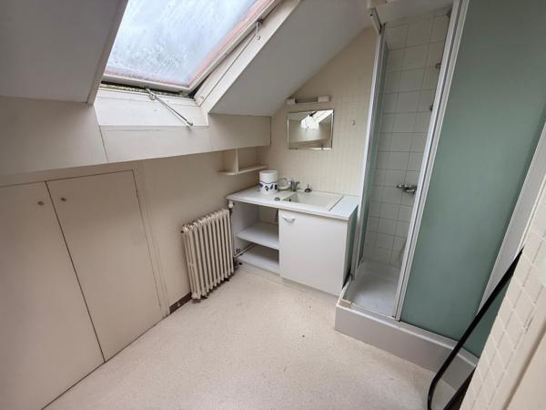 Maison à LA ROCHE-SUR-YON, 85000 - 12 pièces 300m²