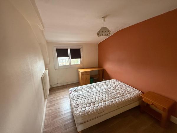 Maison à LA ROCHE-SUR-YON, 85000 - 12 pièces 300m²