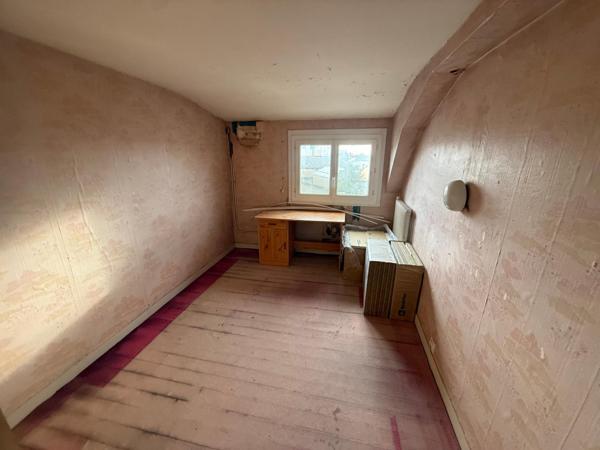 Maison à LA ROCHE-SUR-YON, 85000 - 12 pièces 300m²