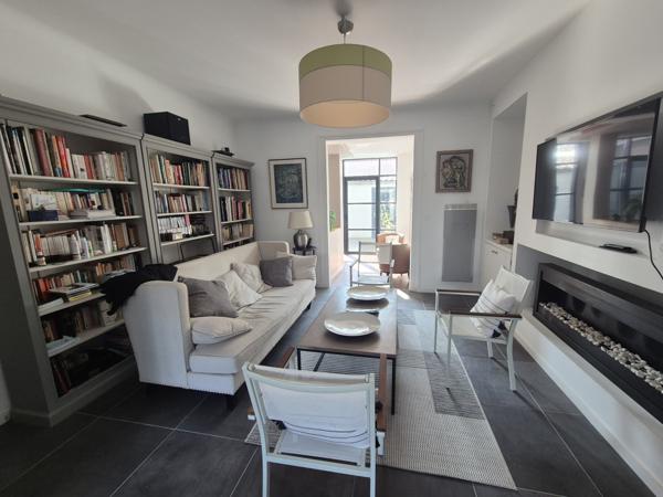 Maison 12 pièce(s) 6 chambre(s) 330 m²