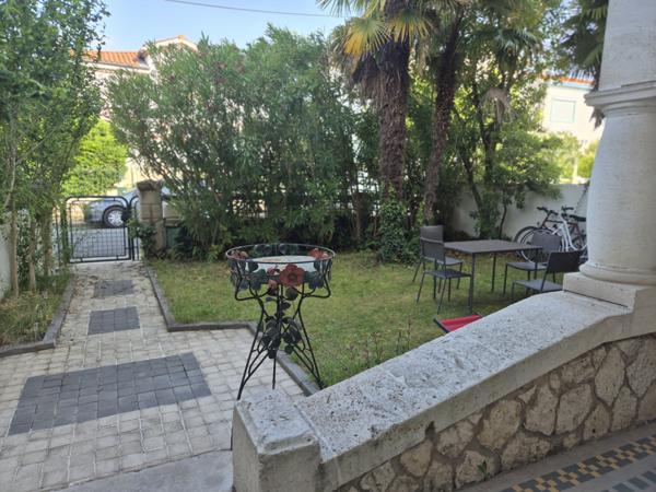 Maison 12 pièce(s) 6 chambre(s) 330 m²