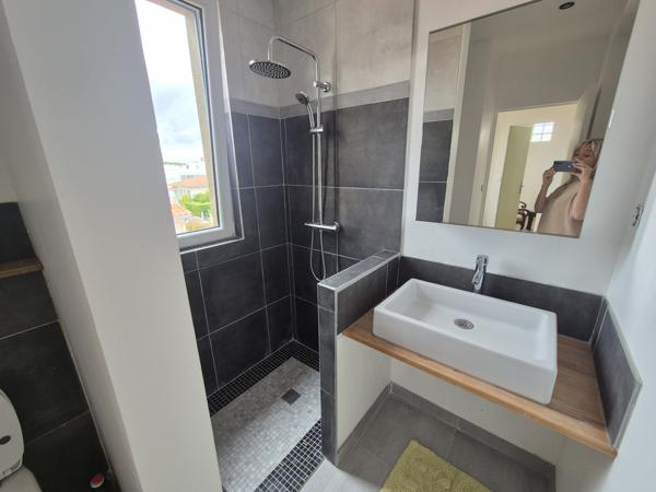 Maison 12 pièce(s) 6 chambre(s) 330 m²