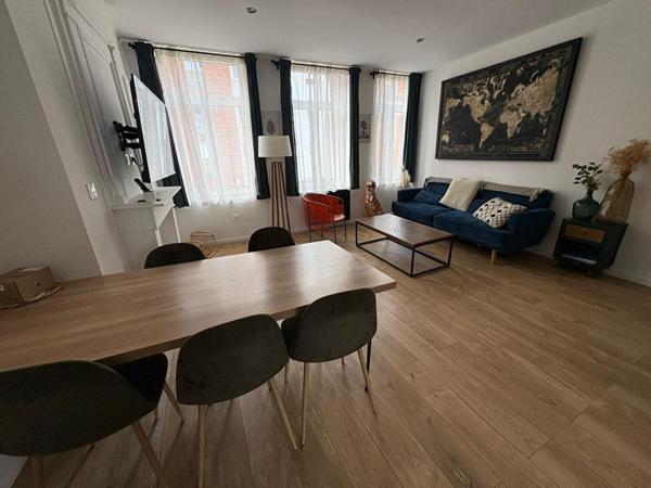 A LOUER : Appartement à LILLE • Rue Léon Gambetta - WAZEMMES • 2 270 € CC • Réf. 874-1
