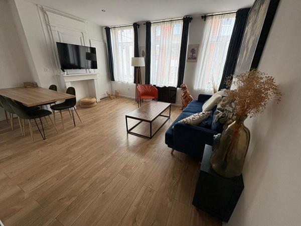 A LOUER : Appartement à LILLE • Rue Léon Gambetta - WAZEMMES • 2 270 € CC • Réf. 874-1
