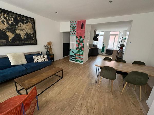 A LOUER : Appartement à LILLE • Rue Léon Gambetta - WAZEMMES • 2 270 € CC • Réf. 874-1