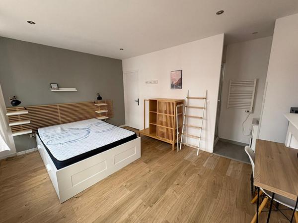A LOUER : Appartement à LILLE • Rue Léon Gambetta - WAZEMMES • 2 270 € CC • Réf. 874-1