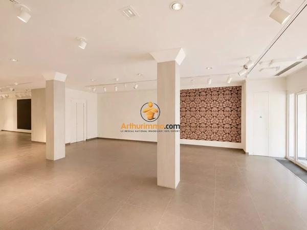 Location                                                      Local commercial
                        
                                                            à Tarbes