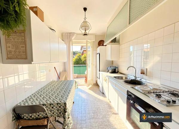 Vente                                                      Appartement
                        
                     4 pièces                      85 m2                     à Nice