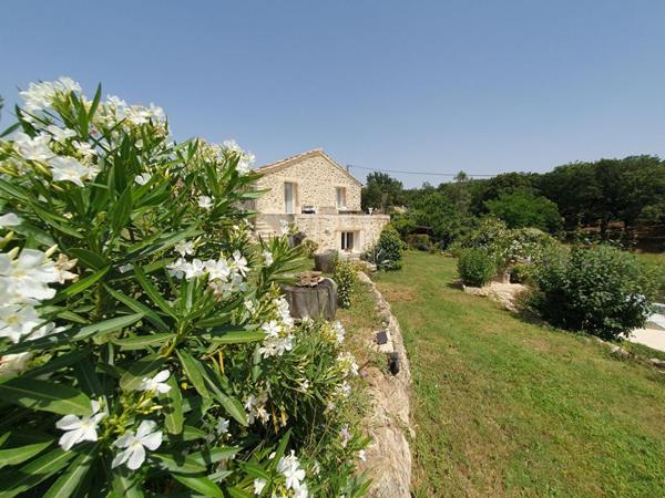 Propriété de caractère au coeur de la nature